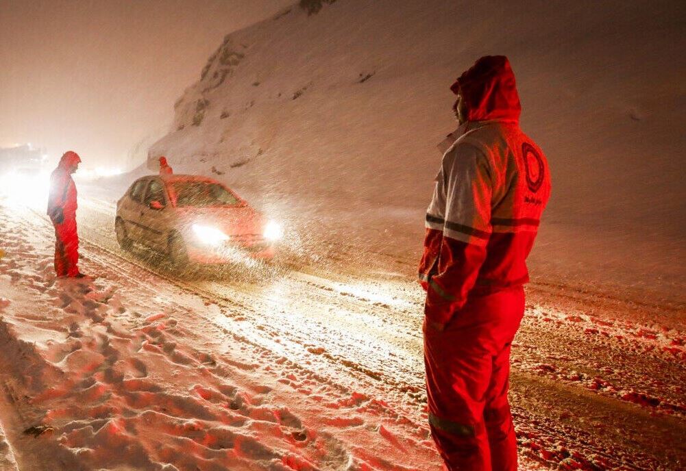 نجات خودرو در یخ‌ زدگی