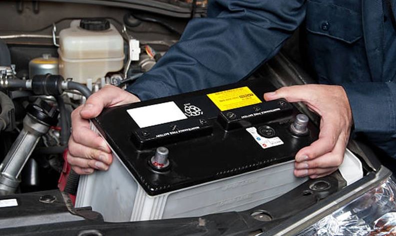 سیاه شدن باتری ماشین