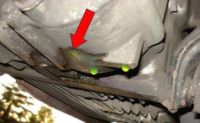 نشت آب رادیاتور