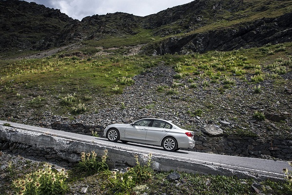 چرا خودرو در سربالایی کم میآورد؟ دلایل کامل