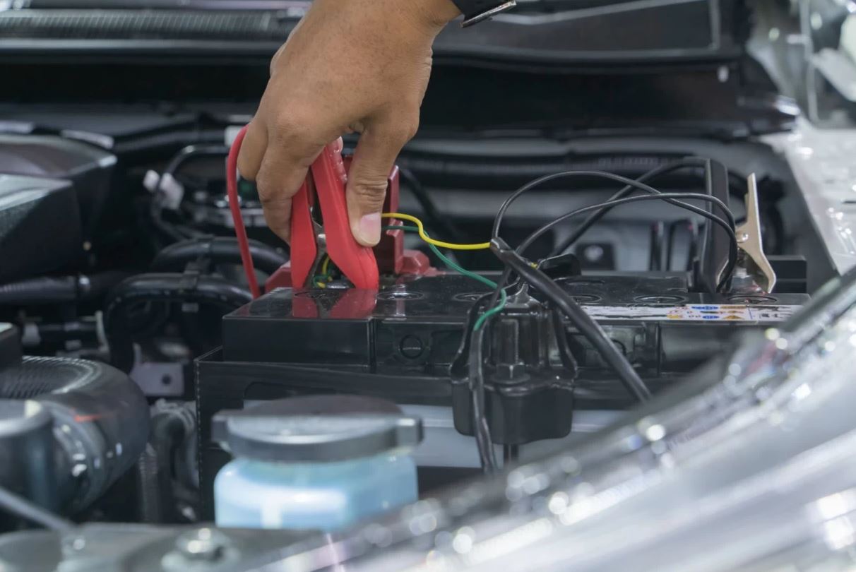 بهترین روش های روشن کردن خودرو با باتری کمکی